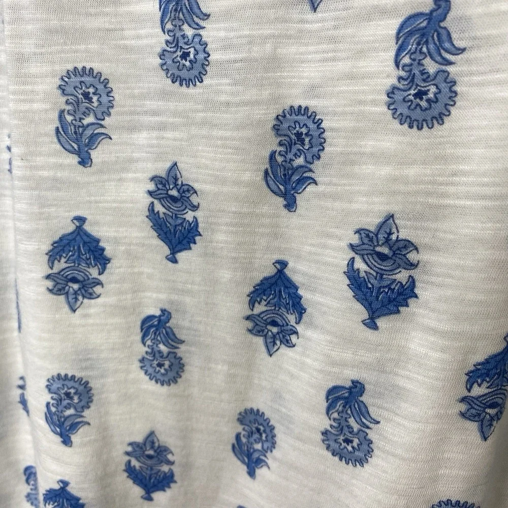 Lucky Brand Sz M Blue White Floral Print Ruffle Split Tie Neck Top Lightweight - Picture 8 of 15